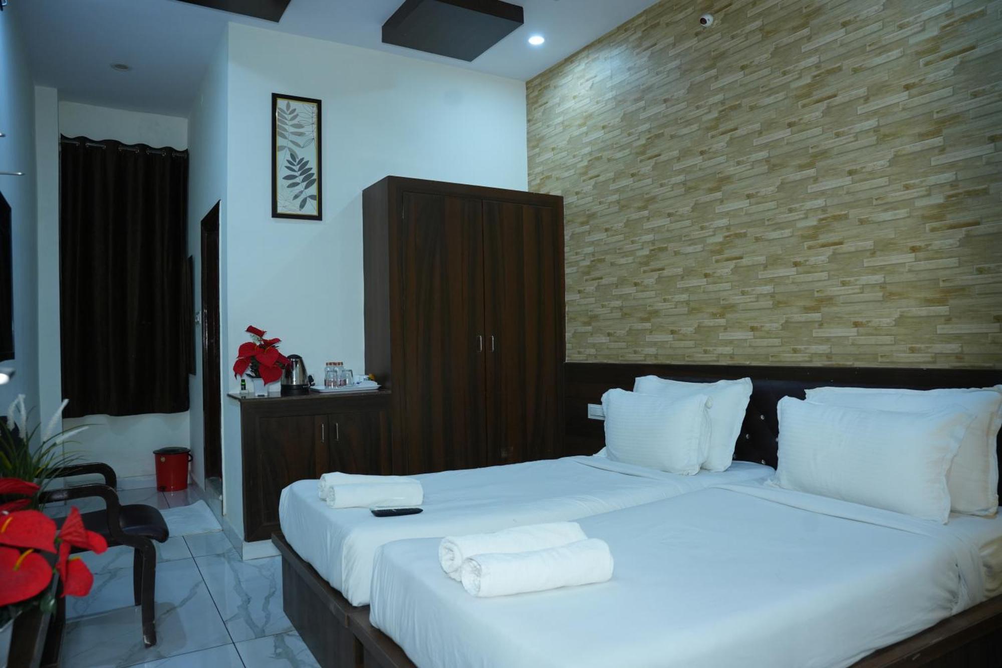 Hotel Plaza Hyderabad Airport Zone Shamshabad Exterior photo