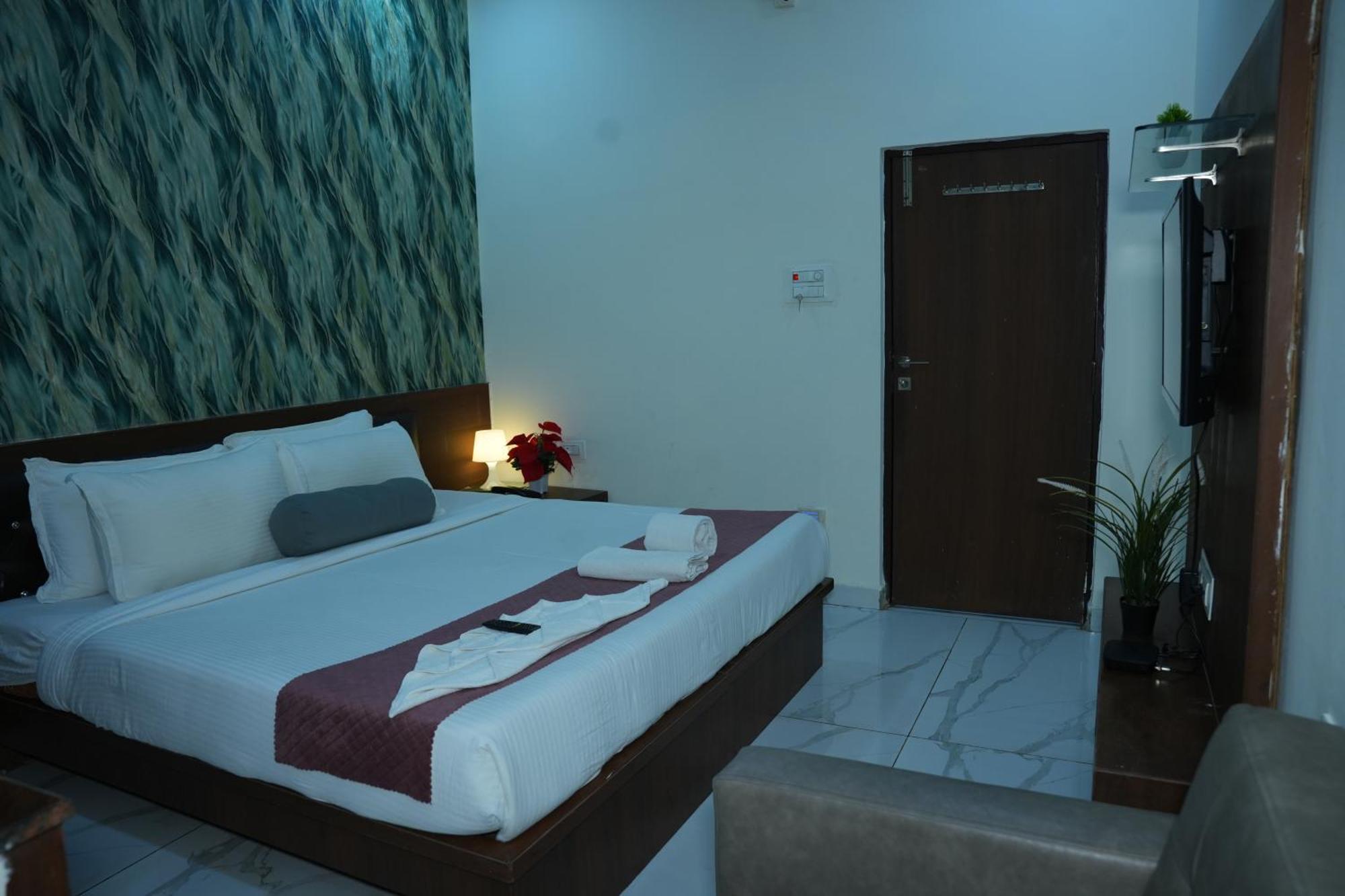 Hotel Plaza Hyderabad Airport Zone Shamshabad Exterior photo